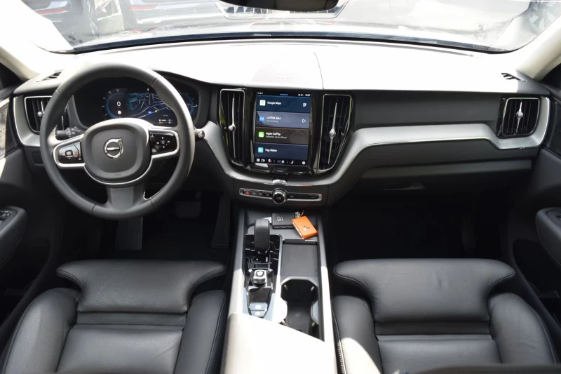 Volvo XC60 PLUS-BRIGHT/398HP/PANO/MEMO/360/H&K/NAVI/LED/396g, снимка 10 - Автомобили и джипове - 51909513