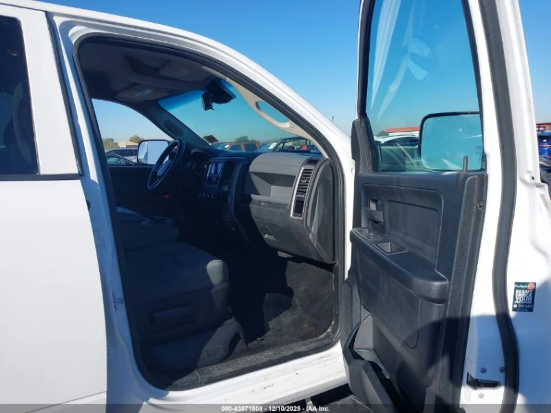 Dodge RAM 1500 5.7L V-8 VVT, 395HP 4X4 Drive, снимка 10 - Автомобили и джипове - 53284882