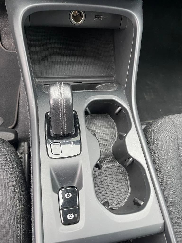 Volvo XC40 D3, снимка 8 - Автомобили и джипове - 52461996