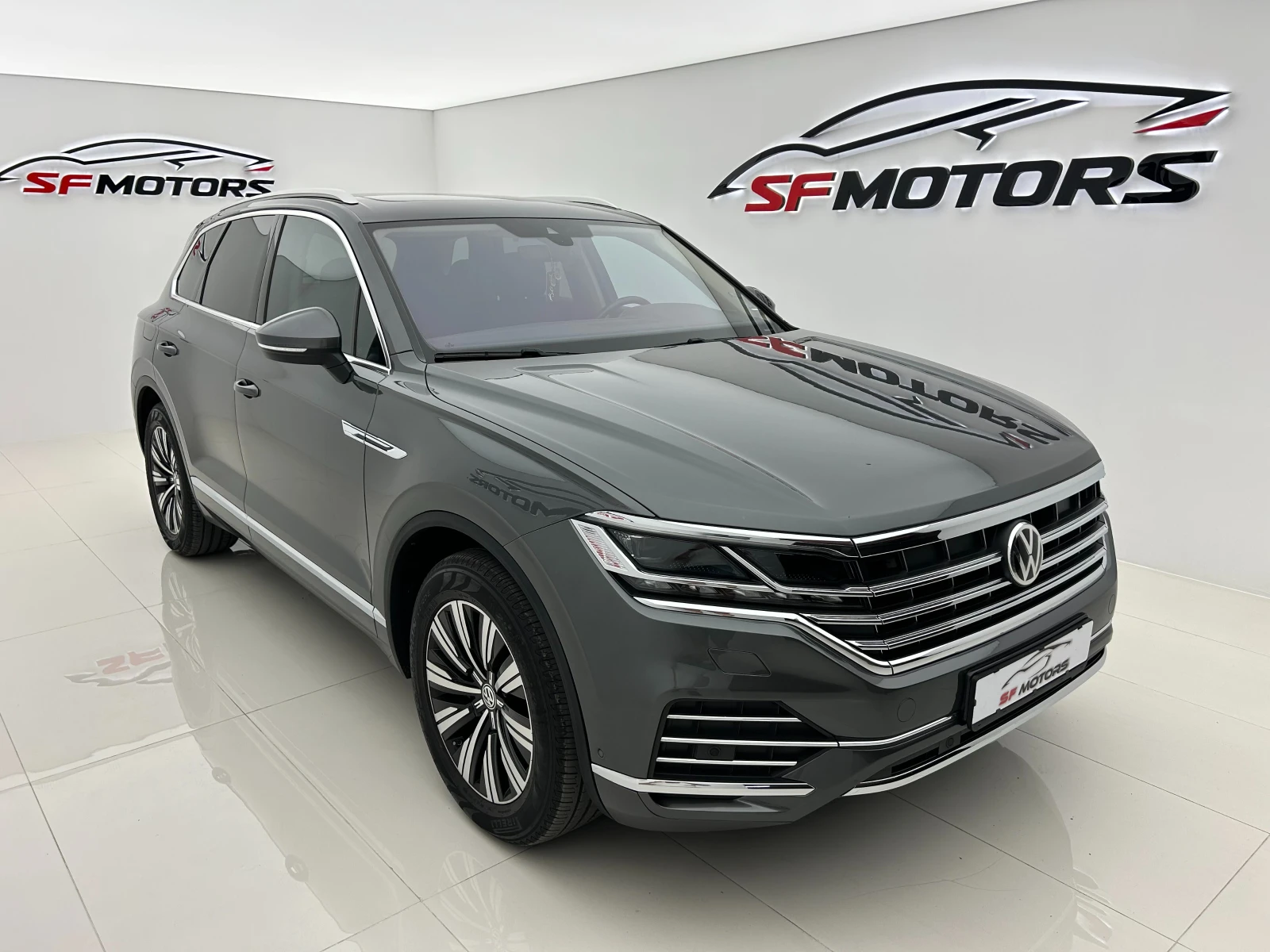 VW Touareg 3.0 TDI, снимка 1