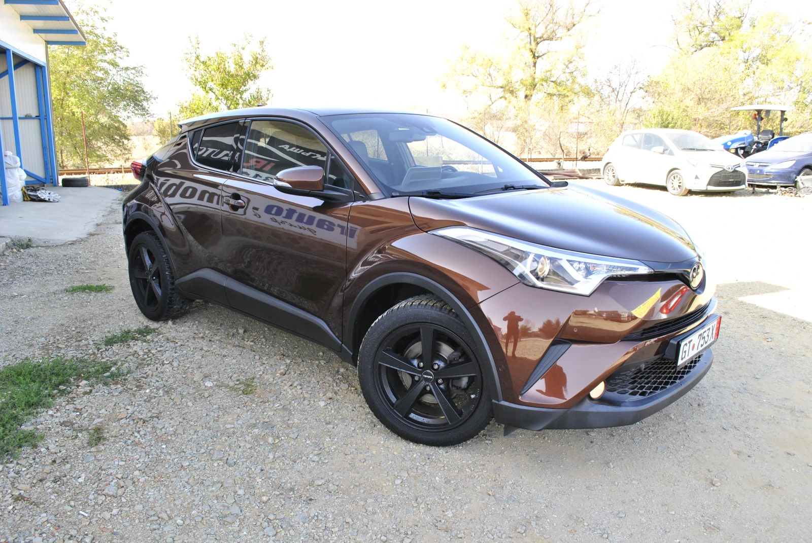 Toyota C-HR 1.2 - изображение 3