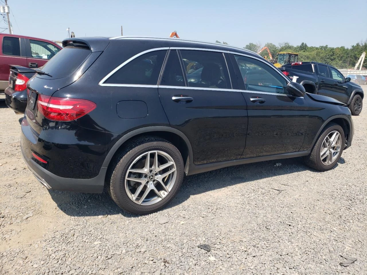 Mercedes-Benz GLC 300 4MATIC* BURMESTER* ПАНО* KEYLESS* ОБДУХ - изображение 3