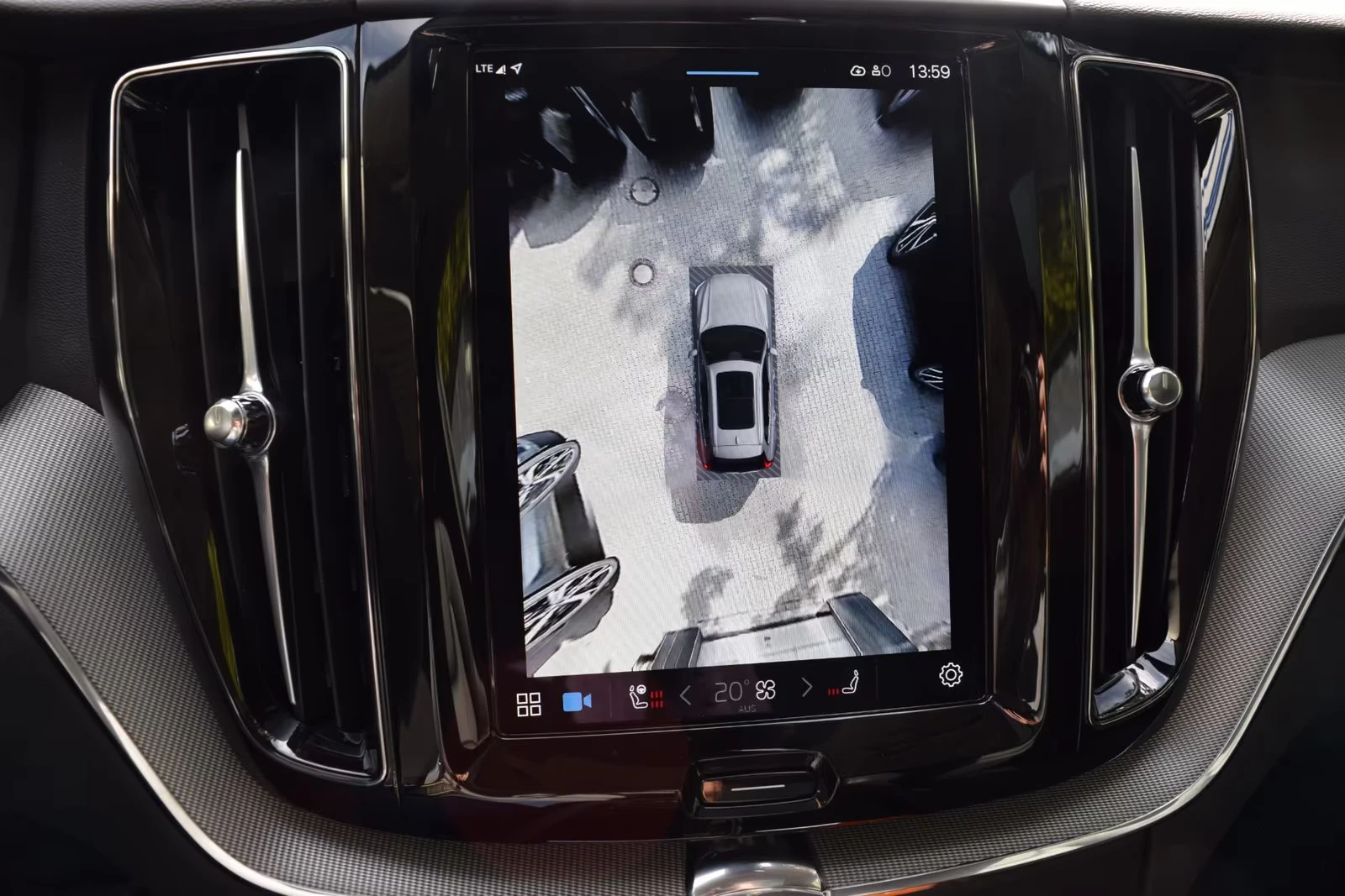 Volvo XC60 PLUS-BRIGHT/398HP/PANO/MEMO/360/H&K/NAVI/LED/396g | Mobile.bg   12