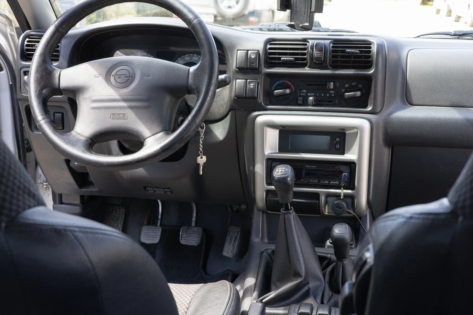 Opel Frontera B, снимка 12 - Автомобили и джипове - 54113369