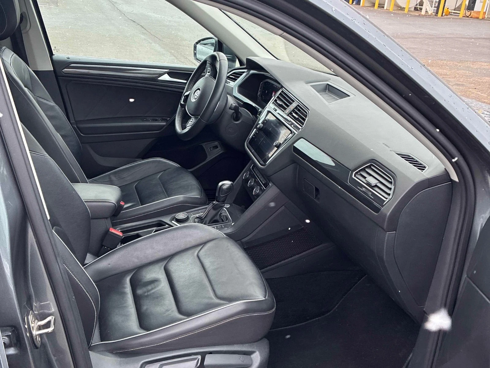 VW Tiguan HIGHLINE РЕГИСТРАЦИЯ & ОБСЛУЖВАНЕ, снимка 9 - Автомобили и джипове - 54145908