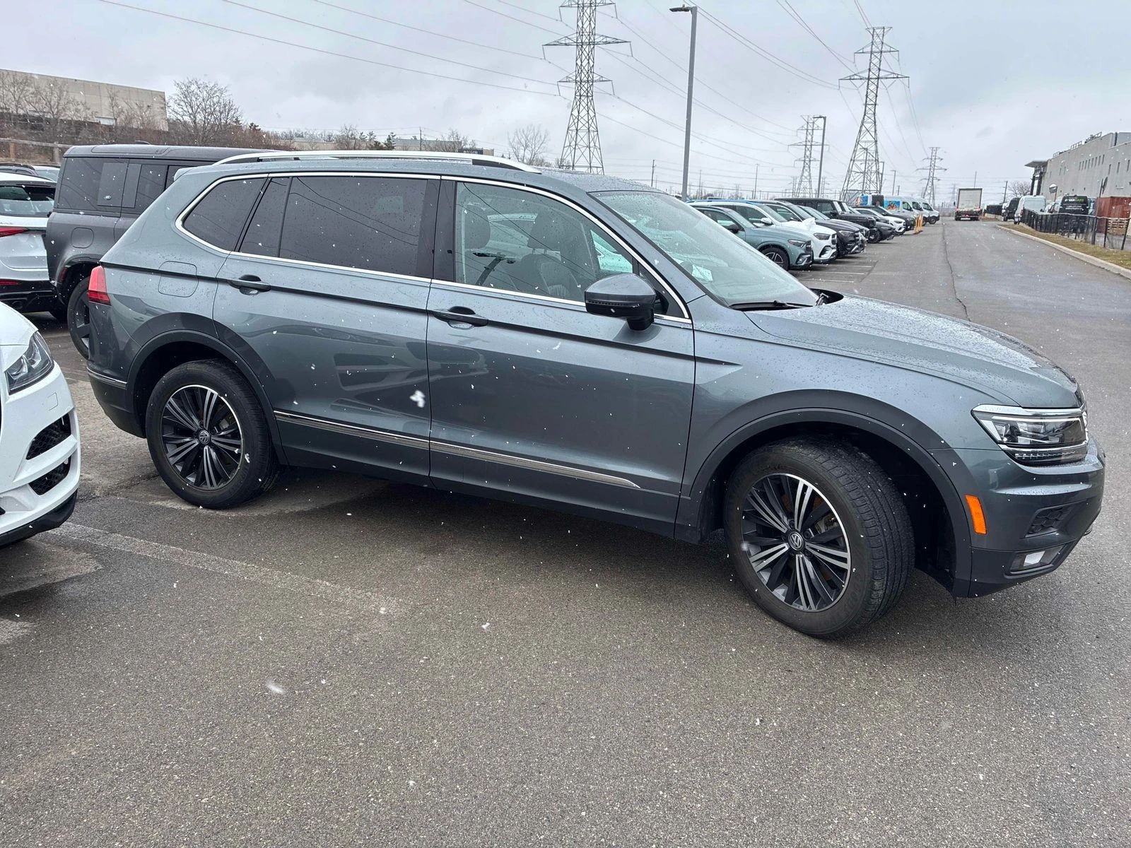 VW Tiguan HIGHLINE РЕГИСТРАЦИЯ & ОБСЛУЖВАНЕ, снимка 4 - Автомобили и джипове - 54145908