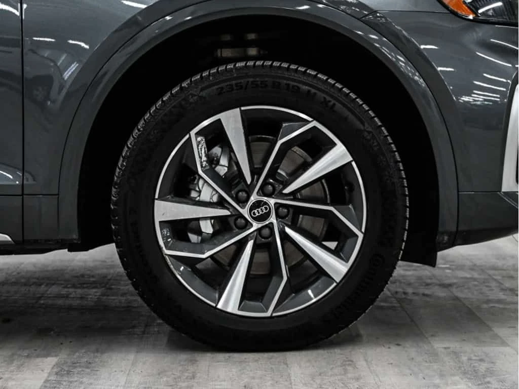 Audi Q5 Progressiv| Panorama| Ambient| Distronic| , снимка 7 - Автомобили и джипове - 54225620