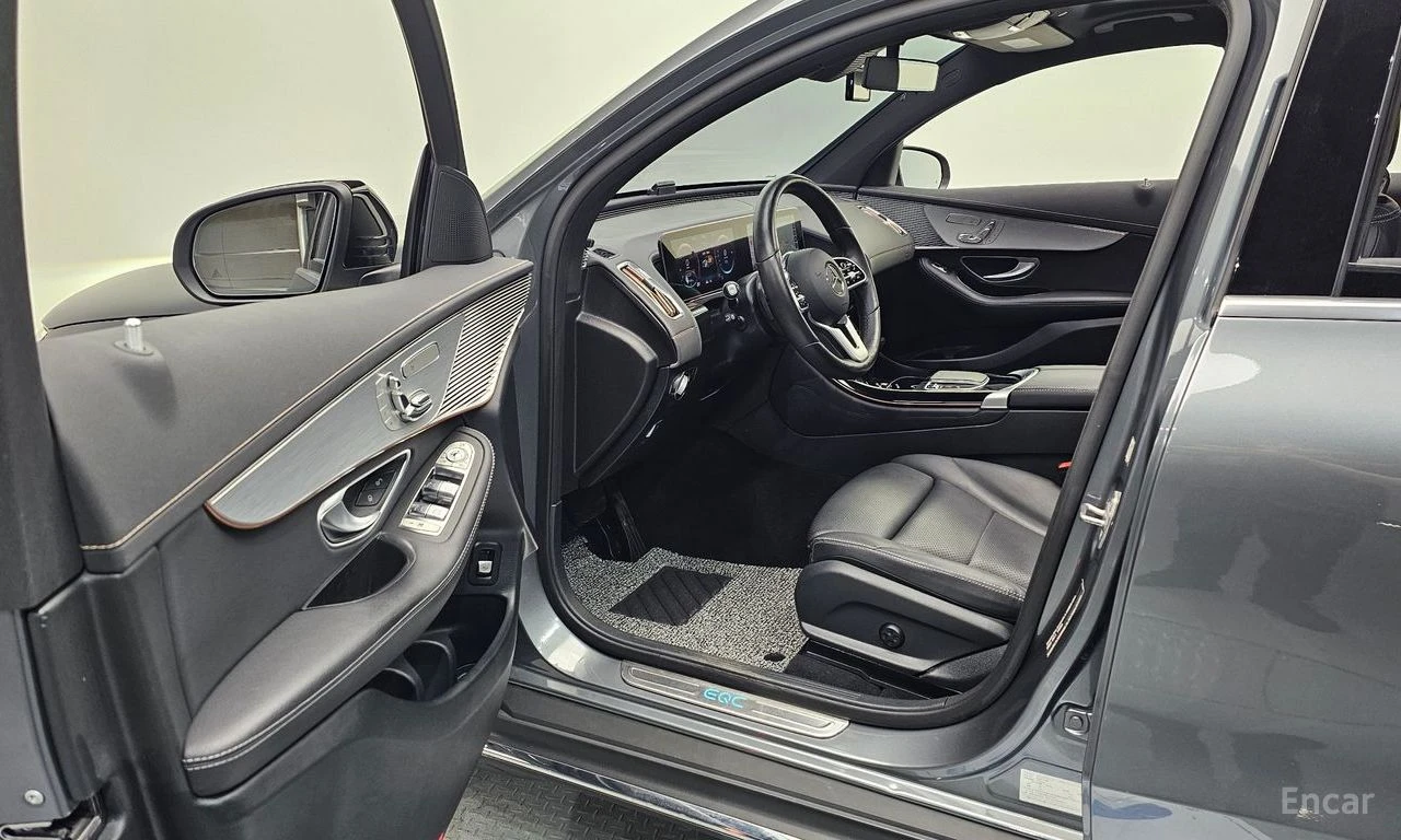 Mercedes-Benz EQC 400* 4MATIC* ПОДГРЕВ* ПАНО* 360 КАМ* , снимка 7 - Автомобили и джипове - 54424310