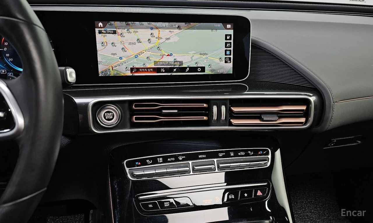 Mercedes-Benz EQC 400* 4MATIC* ПОДГРЕВ* ПАНО* 360 КАМ* , снимка 11 - Автомобили и джипове - 54424310
