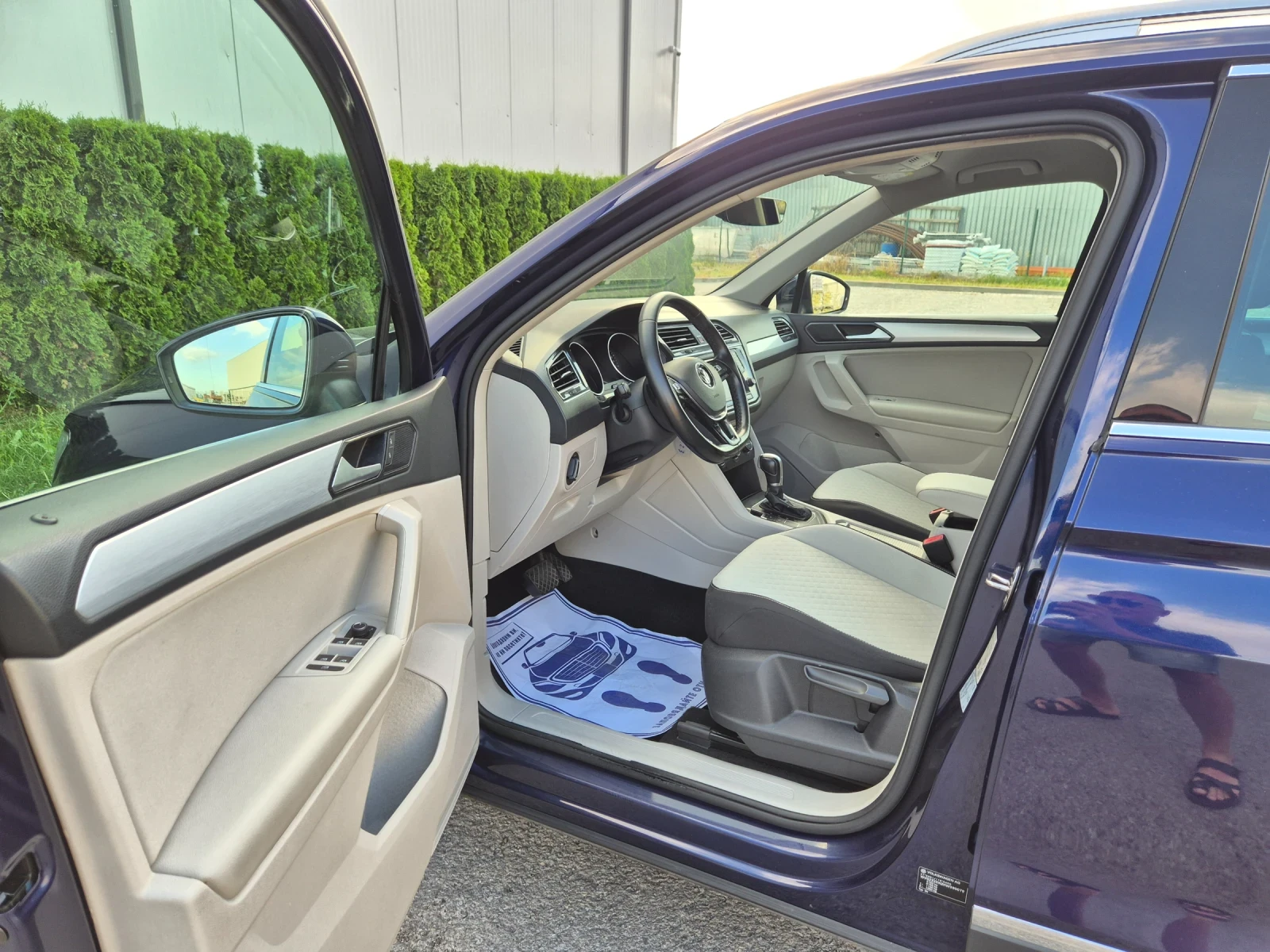 VW Tiguan 2.0TDI Avtomat Navi distronic 2017г., снимка 11 - Автомобили и джипове - 55072211
