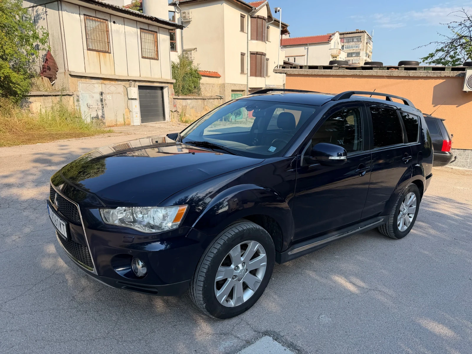 Mitsubishi Outlander 2.2 DiD, снимка 3 - Автомобили и джипове - 55251851
