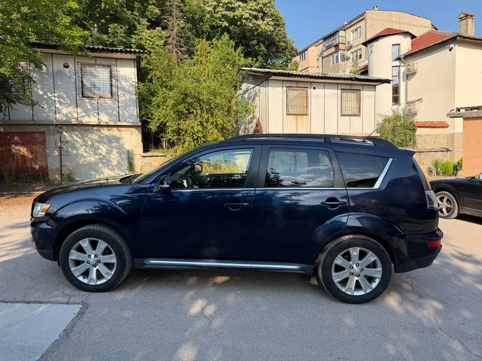 Mitsubishi Outlander 2.2 DiD, снимка 4 - Автомобили и джипове - 55251851