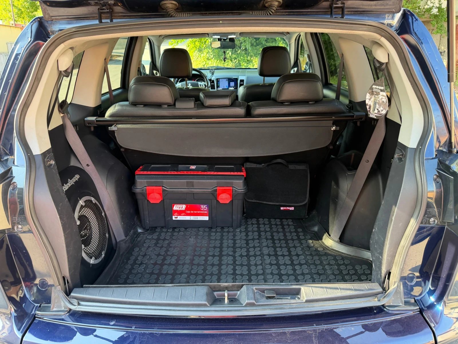 Mitsubishi Outlander 2.2 DiD, снимка 6 - Автомобили и джипове - 55251851