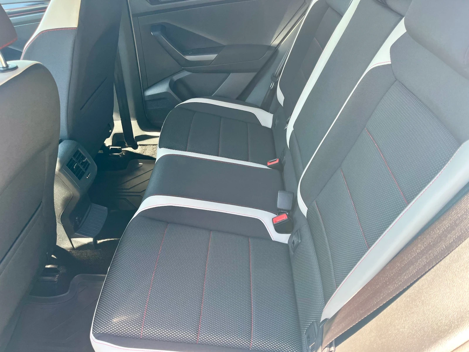 VW T-Roc 2.0TDI 4Motion, снимка 14 - Автомобили и джипове - 55628098