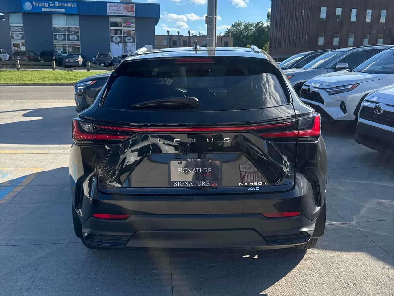 Lexus NX 350h  * CARFAX * ОПЦИЯ ЗА ФИНАНСИРАНЕ, снимка 4 - Автомобили и джипове - 55684393