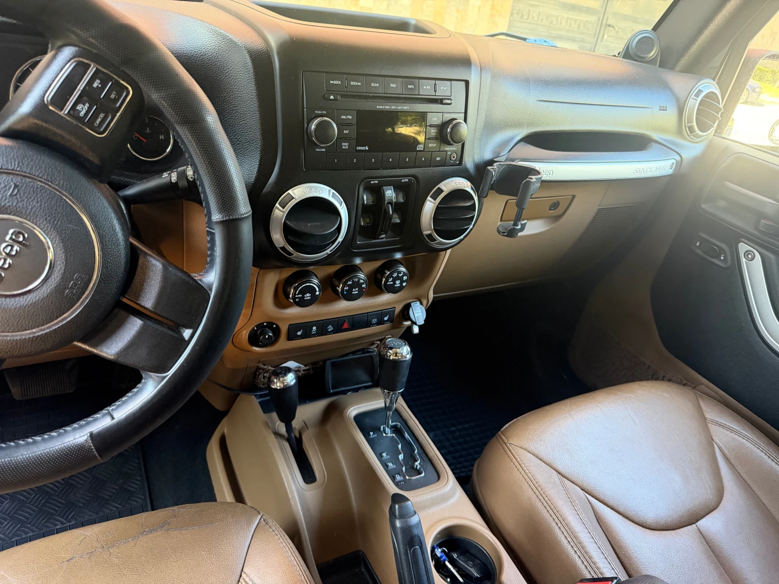 Jeep Wrangler JK Sahara 3.6 автомат, снимка 4 - Автомобили и джипове - 56128954