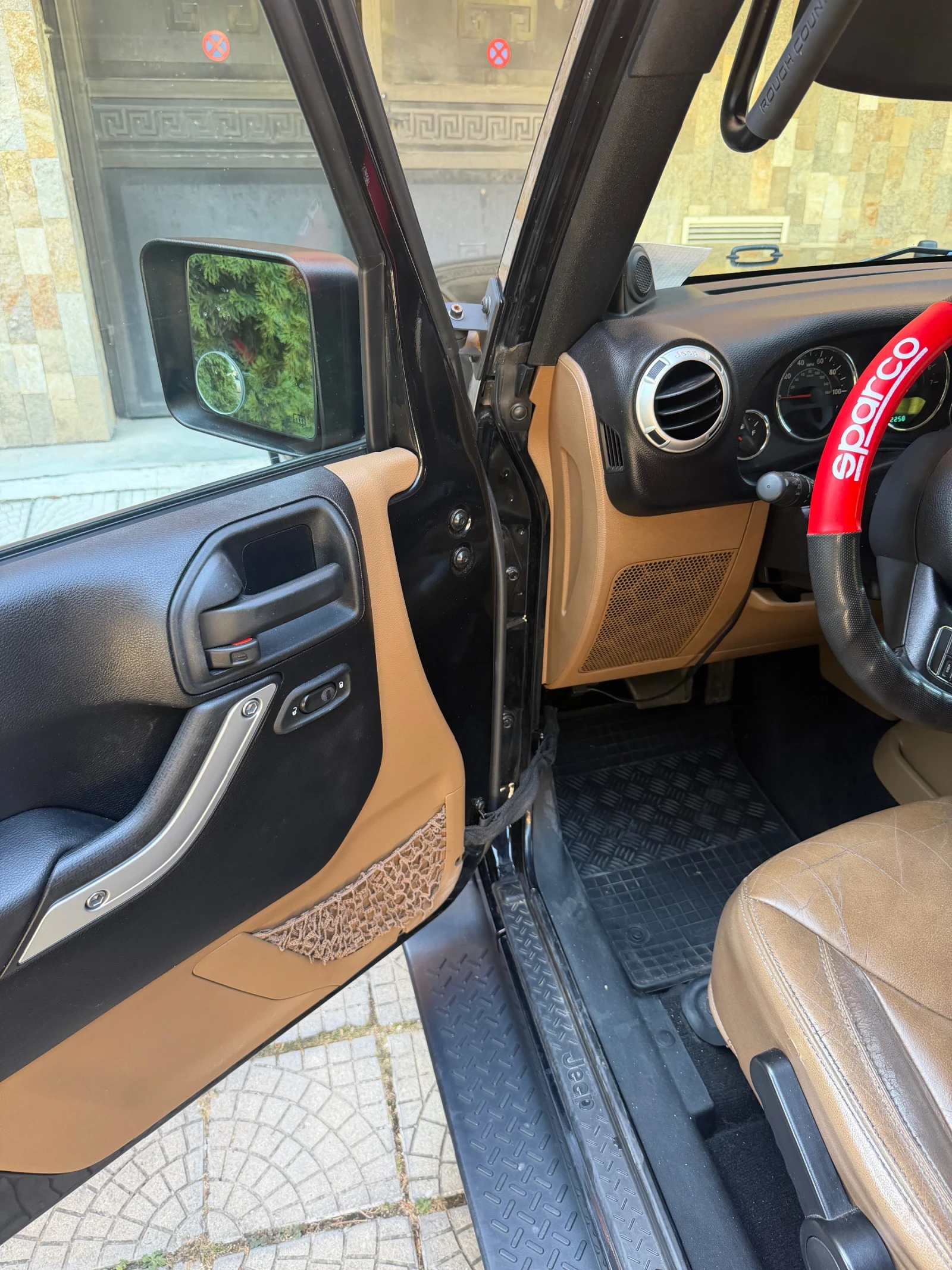 Jeep Wrangler JK Sahara 3.6 автомат, снимка 14 - Автомобили и джипове - 56128954