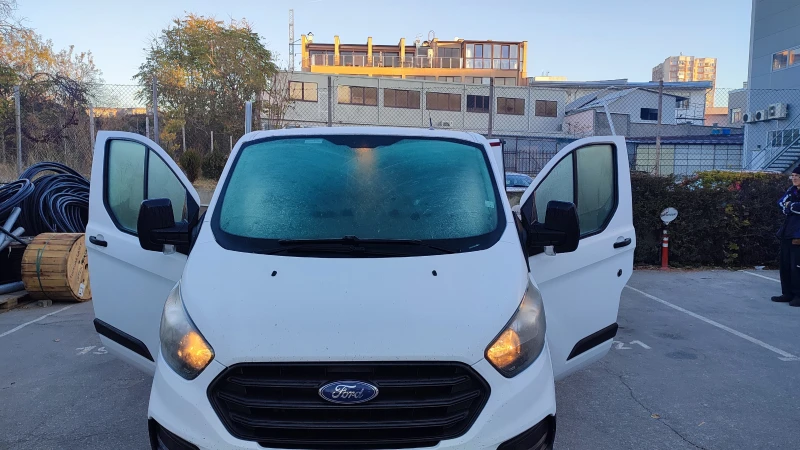 Ford Transit custom, снимка 7 - Бусове и автобуси - 47930768