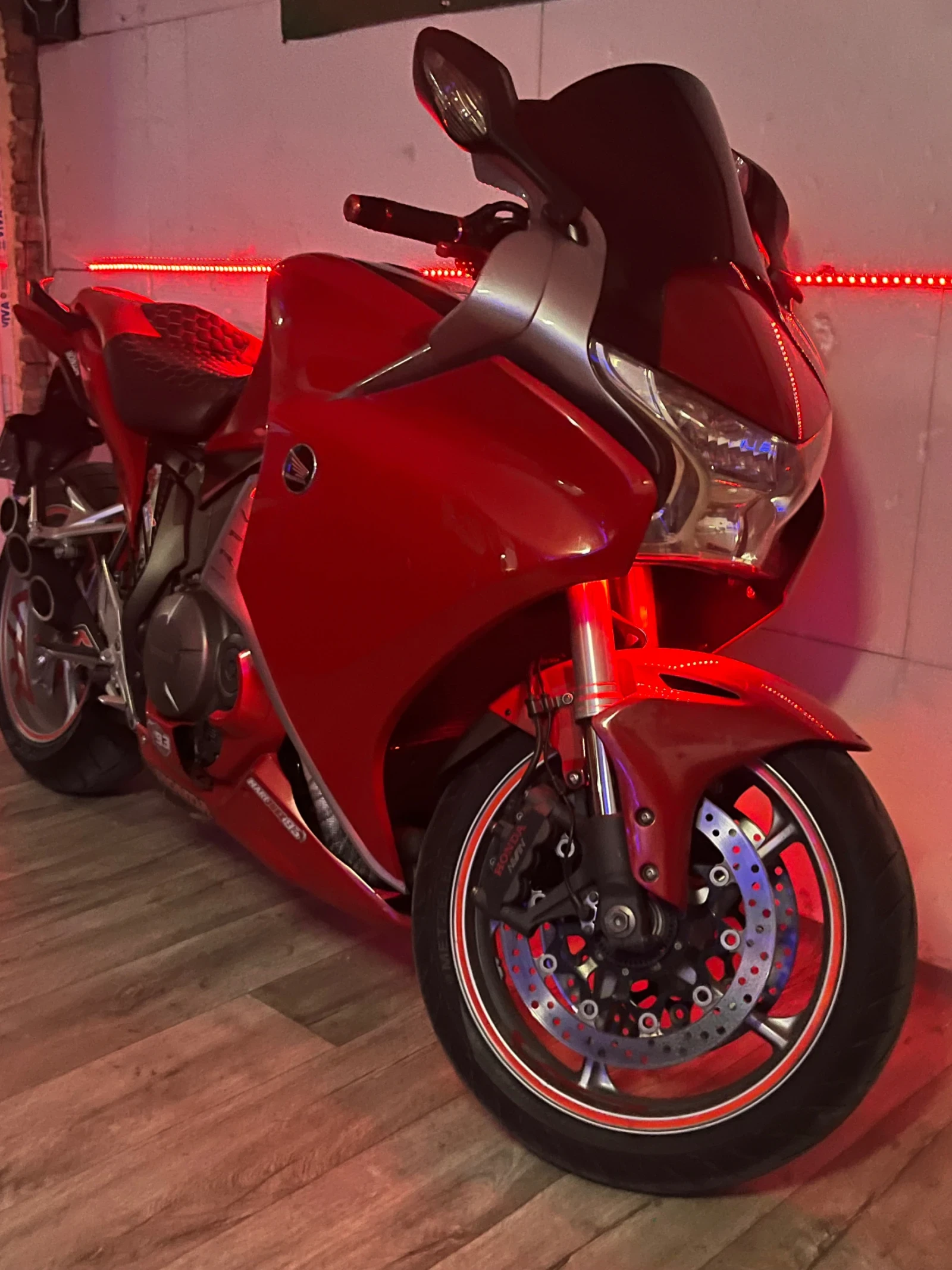 Honda Vfr 1200f, снимка 3 - Мотоциклети и мототехника - 55623276