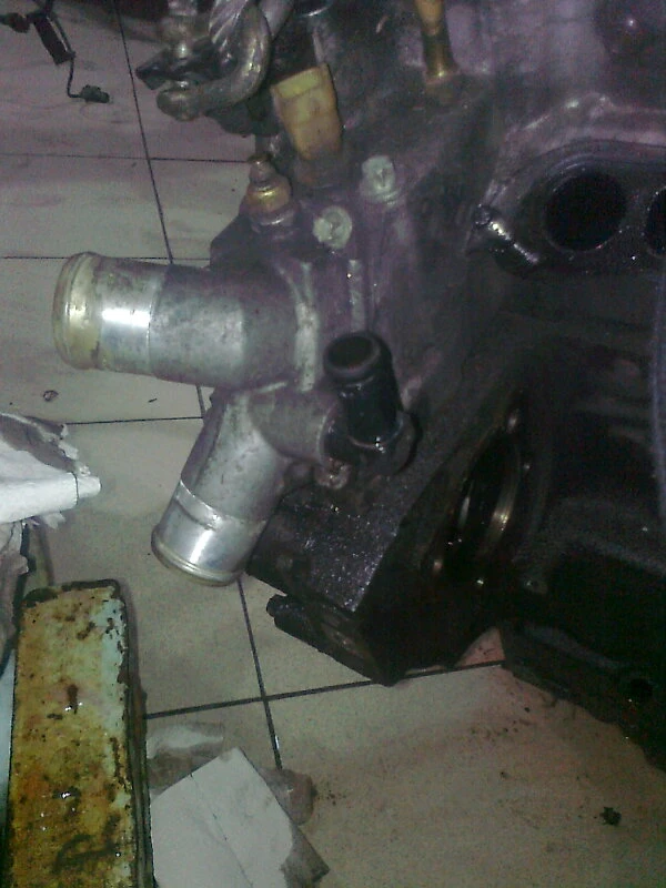 тяло термостат за Опел Вектра Б 2.0дти