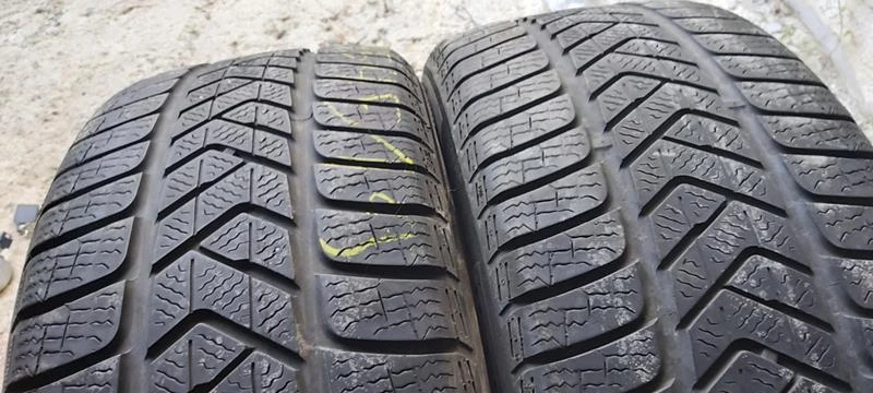 Гуми Зимни 245/45R19, снимка 4 - Гуми и джанти - 34683929