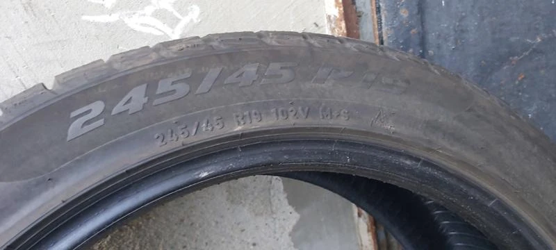 Гуми Зимни 245/45R19, снимка 8 - Гуми и джанти - 34683929