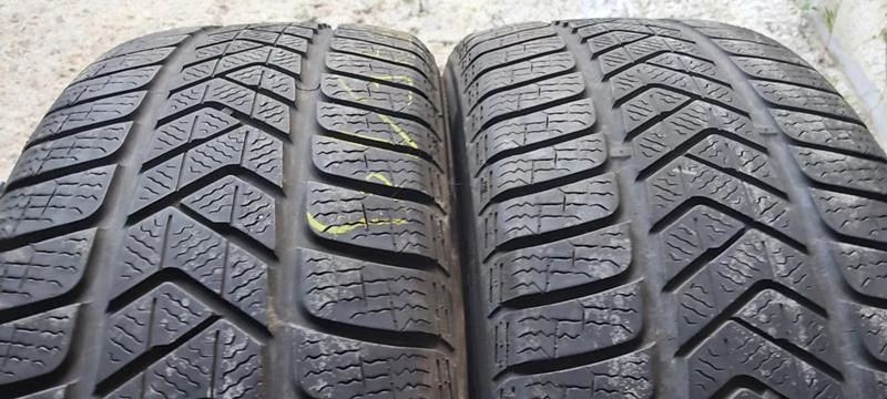 Гуми Зимни 245/45R19, снимка 3 - Гуми и джанти - 34683929