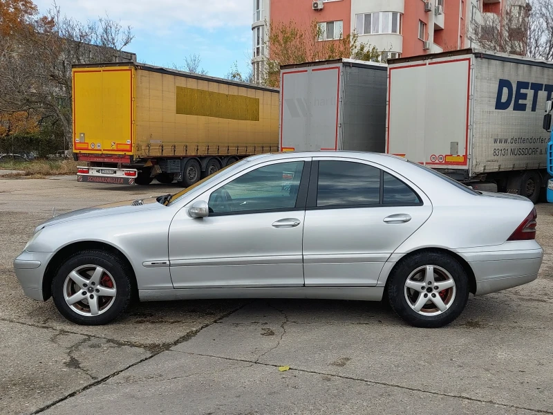 Mercedes-Benz C 220 2.2CDI * АВТОМАТИК * РЕГИСТРИРАН * , снимка 3 - Автомобили и джипове - 48076345