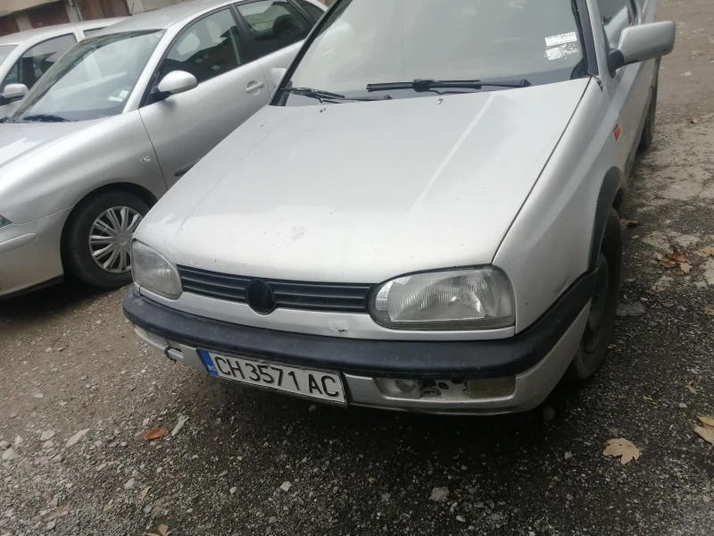 VW Golf, снимка 5 - Автомобили и джипове - 48223857