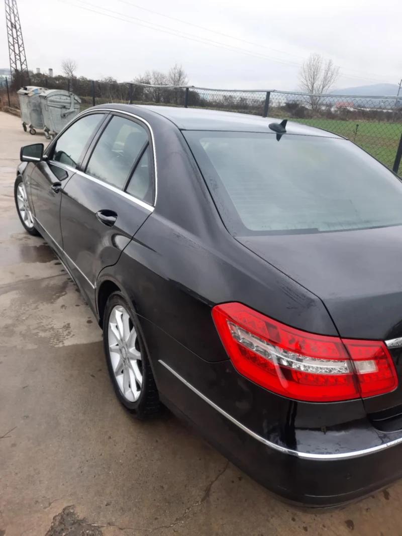 Mercedes-Benz E 250, снимка 3 - Автомобили и джипове - 48646875