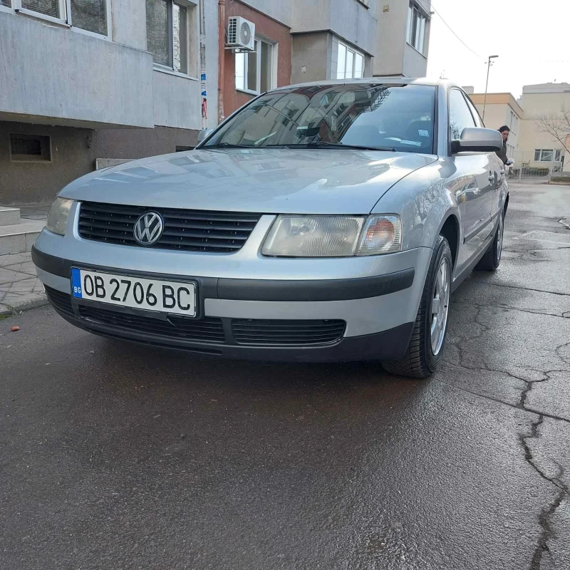 VW Passat 1.8, снимка 1 - Автомобили и джипове - 49027488