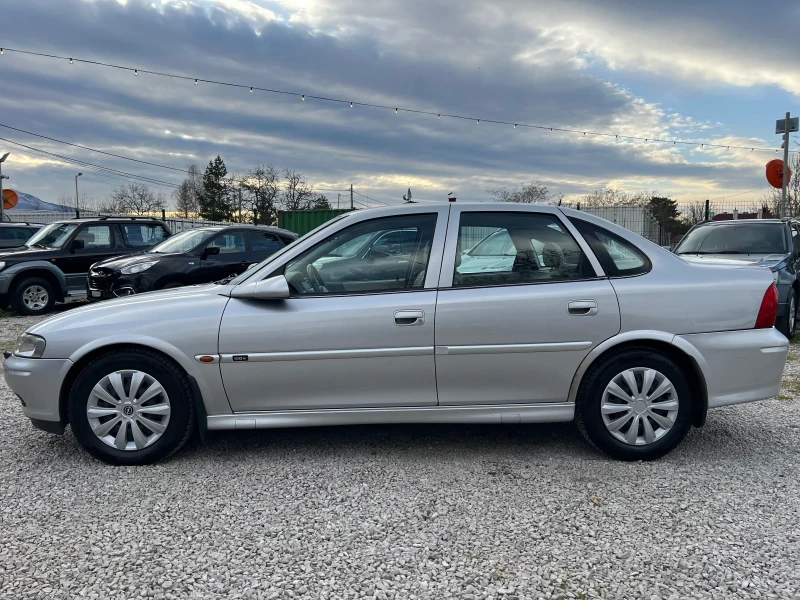 Opel Vectra B2.5* V6* 100* ШВЕЙЦАРИЯ* АВТОМАТИК* КОЖА* , снимка 8 - Автомобили и джипове - 49939560