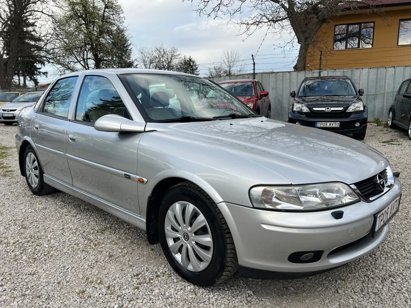 Opel Vectra B2.5* V6* 100* ШВЕЙЦАРИЯ* АВТОМАТИК* КОЖА* , снимка 3 - Автомобили и джипове - 49939560