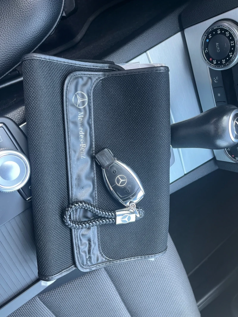 Mercedes-Benz C 220 W204, снимка 12 - Автомобили и джипове - 52035463