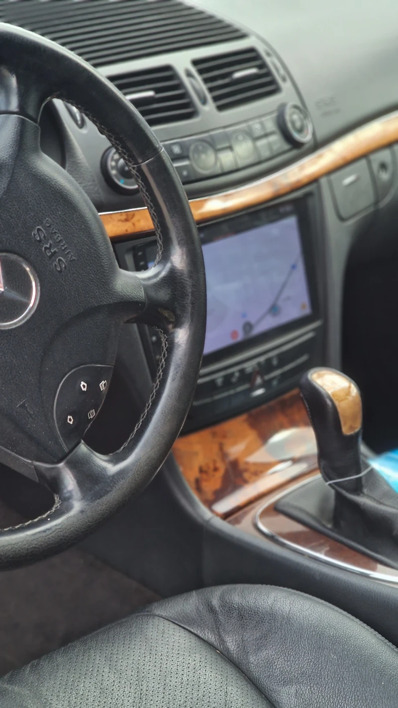 Mercedes-Benz E 200 Kompressor, снимка 8 - Автомобили и джипове - 52673419