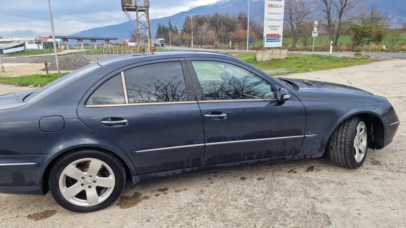 Mercedes-Benz E 200 Kompressor, снимка 3 - Автомобили и джипове - 52673419