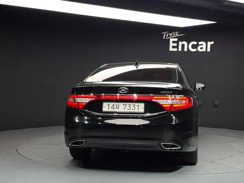 Hyundai Grandeur Hg300 Premium, снимка 4 - Автомобили и джипове - 53777571