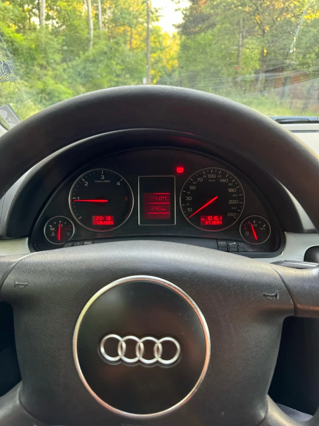 Audi A4 1.9 131кс - изображение 8