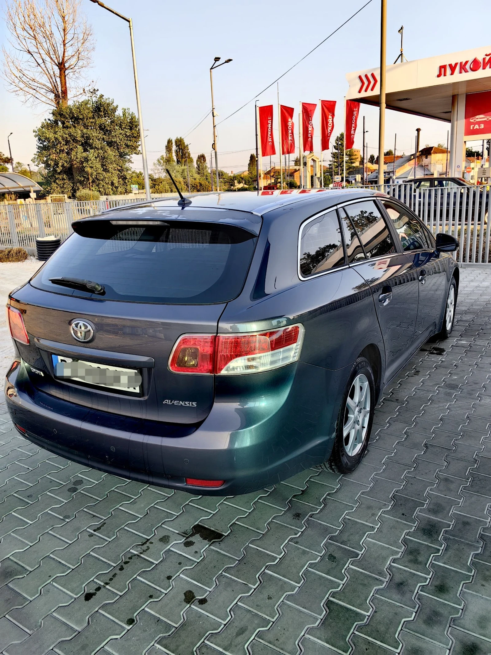 Toyota Avensis  - изображение 4