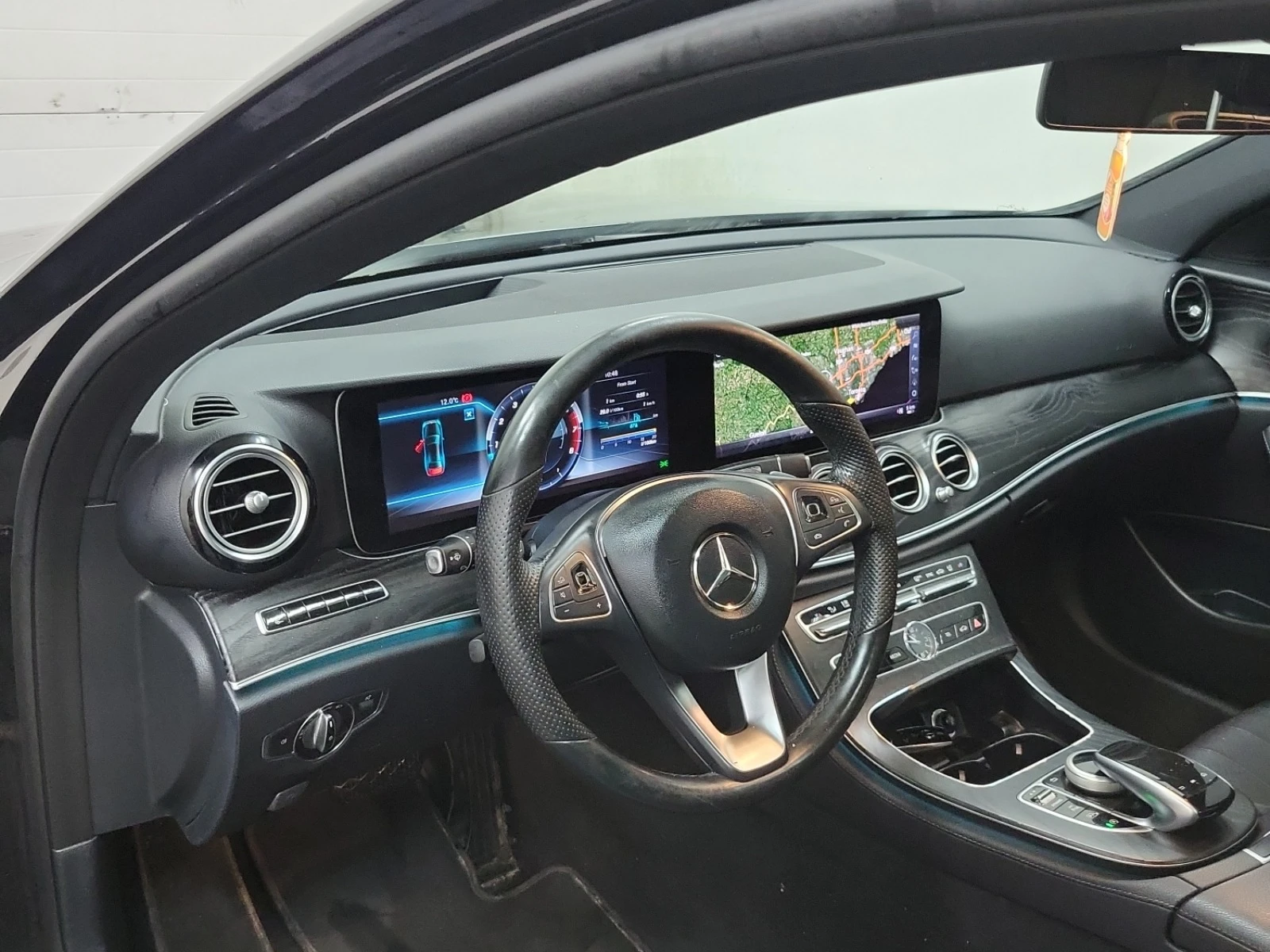 Mercedes-Benz E 300 4MATIC * * CARFAX * * АВТО КРЕДИТ * *  - изображение 7