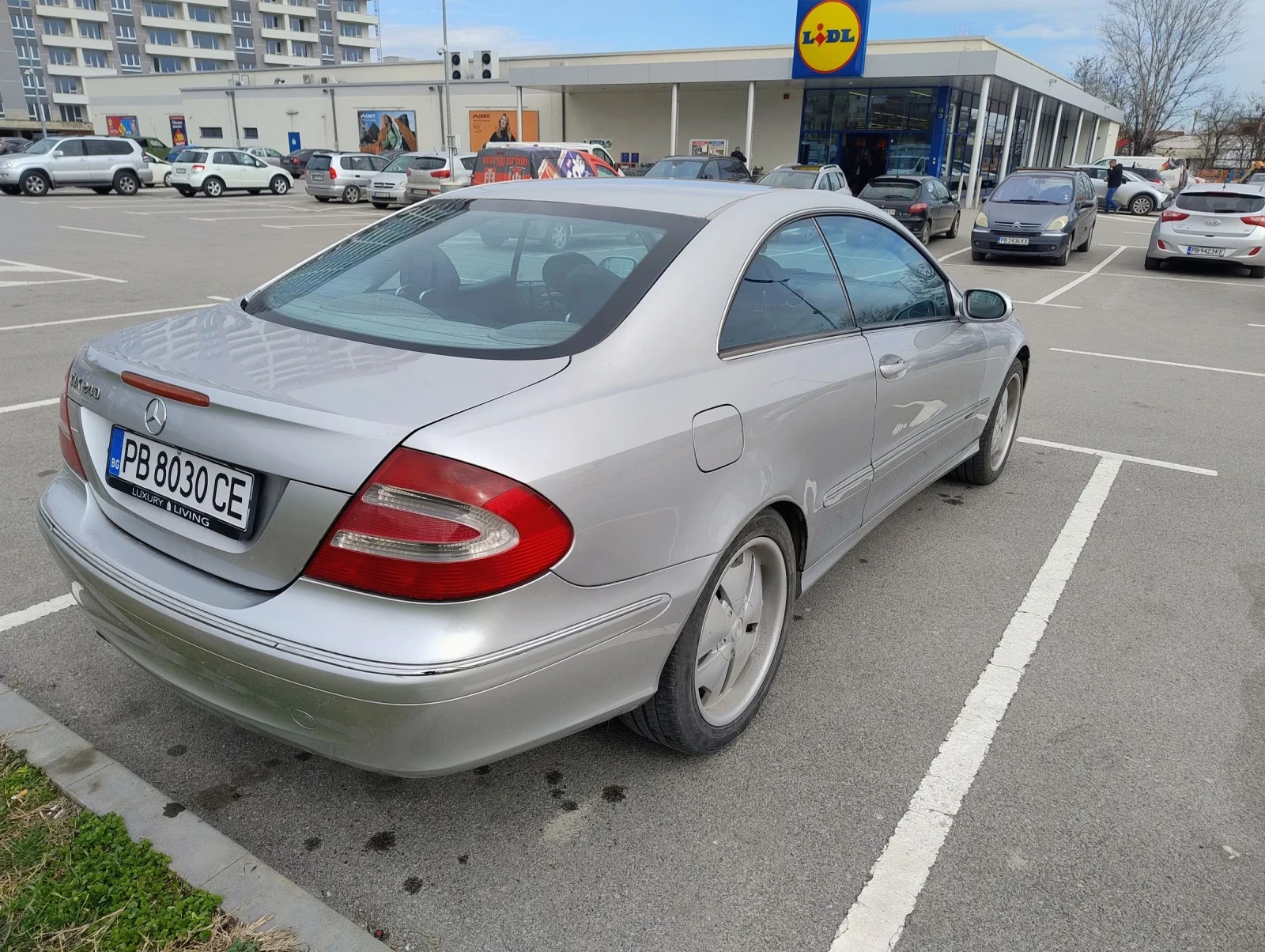 Mercedes-Benz CLK, снимка 8 - Автомобили и джипове - 54337327