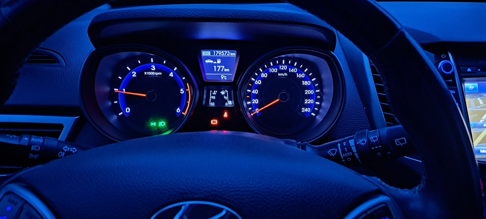 Hyundai I30, снимка 16 - Автомобили и джипове - 54362344