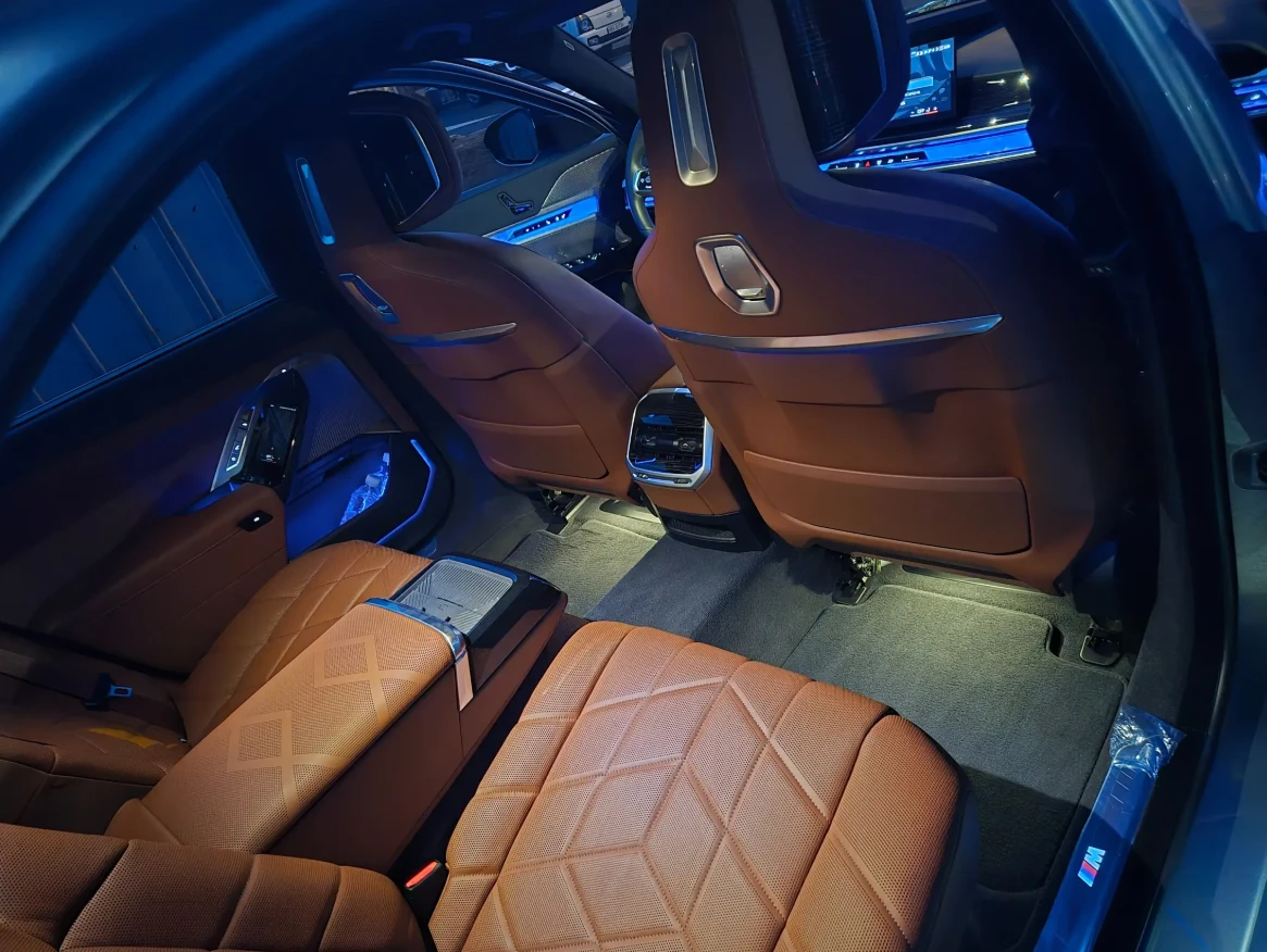 BMW 740 M SPORT, снимка 11 - Автомобили и джипове - 54399275