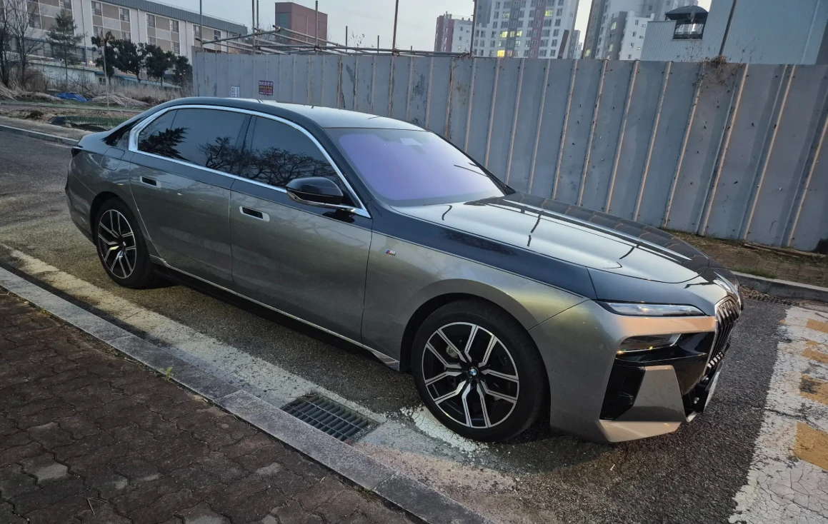 BMW 740 M SPORT, снимка 3 - Автомобили и джипове - 54399275