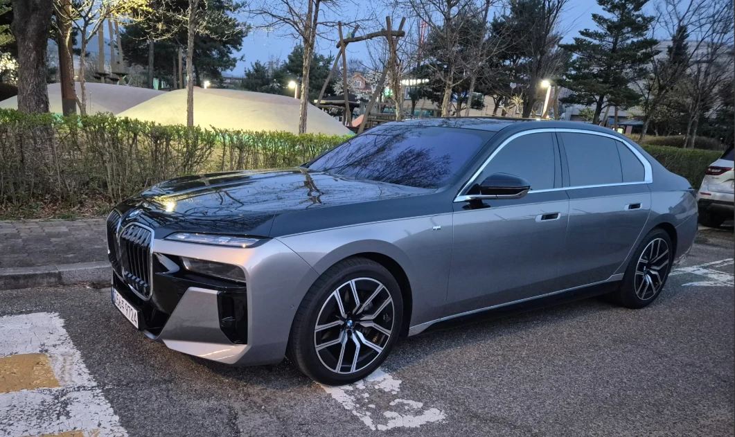BMW 740 M SPORT, снимка 4 - Автомобили и джипове - 54399275