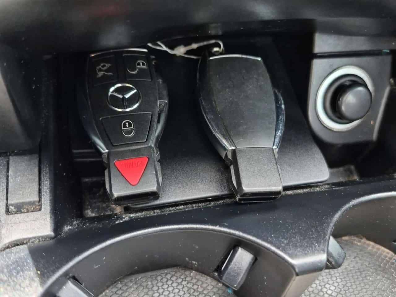 Mercedes-Benz C 300 * CARFAX * ЦЕНА ДО БГ, снимка 8 - Автомобили и джипове - 54597434