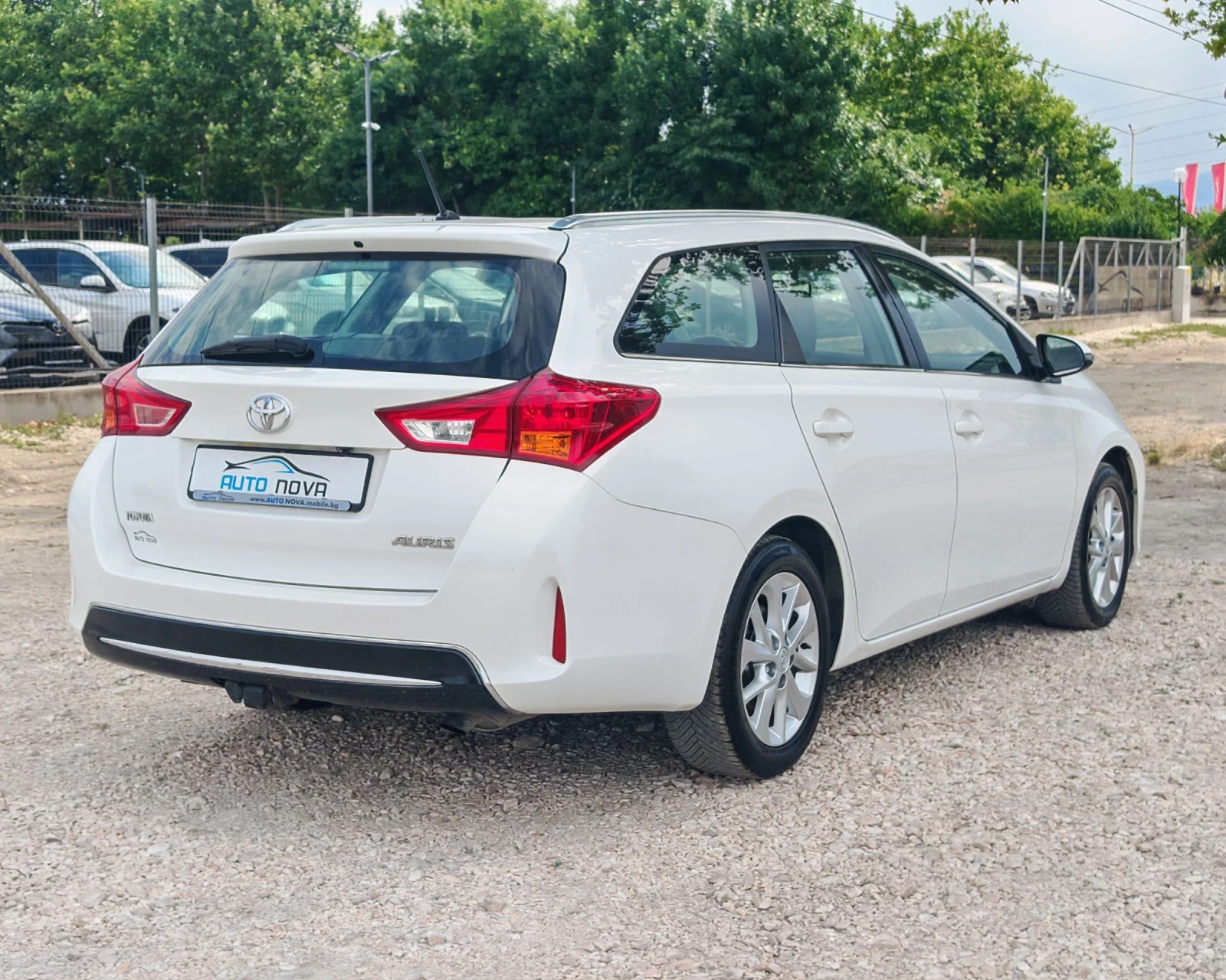 Toyota Auris 2.0 ДИЗЕЛ 124 К.С. УНИКАЛНО СЪСТОЯНИЕ!!! , снимка 6 - Автомобили и джипове - 55007280