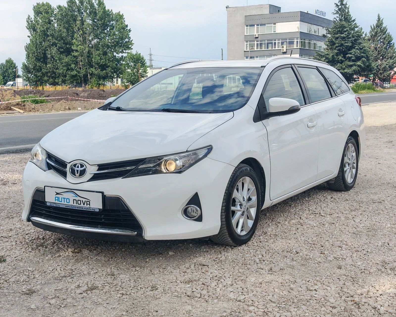 Toyota Auris 2.0 ДИЗЕЛ 124 К.С. УНИКАЛНО СЪСТОЯНИЕ!!! , снимка 3 - Автомобили и джипове - 55007280