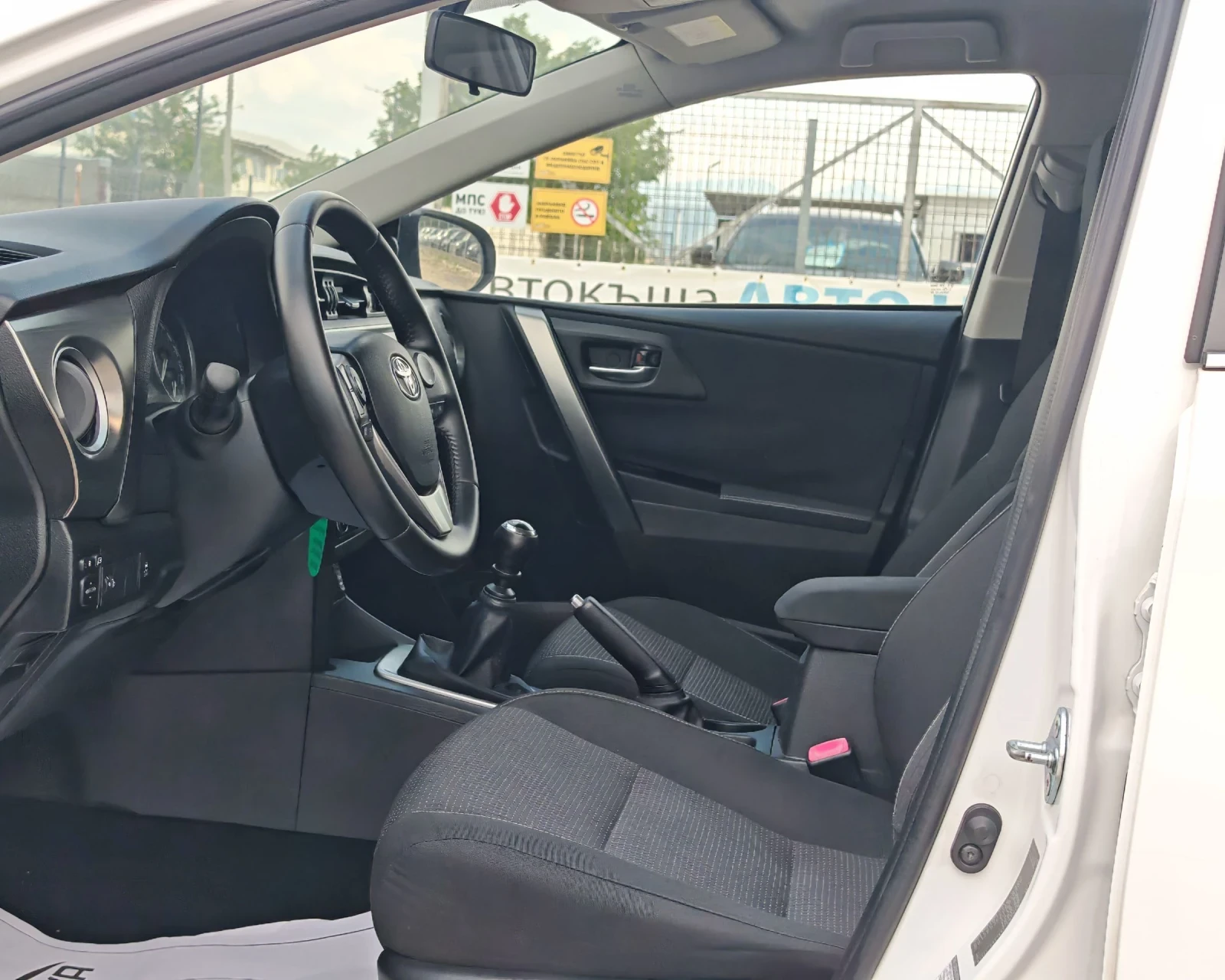 Toyota Auris 2.0 ДИЗЕЛ 124 К.С. УНИКАЛНО СЪСТОЯНИЕ!!! , снимка 7 - Автомобили и джипове - 55007280
