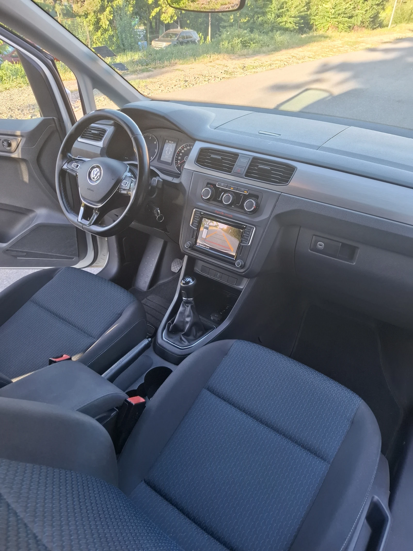 VW Caddy, снимка 10 - Автомобили и джипове - 55312077